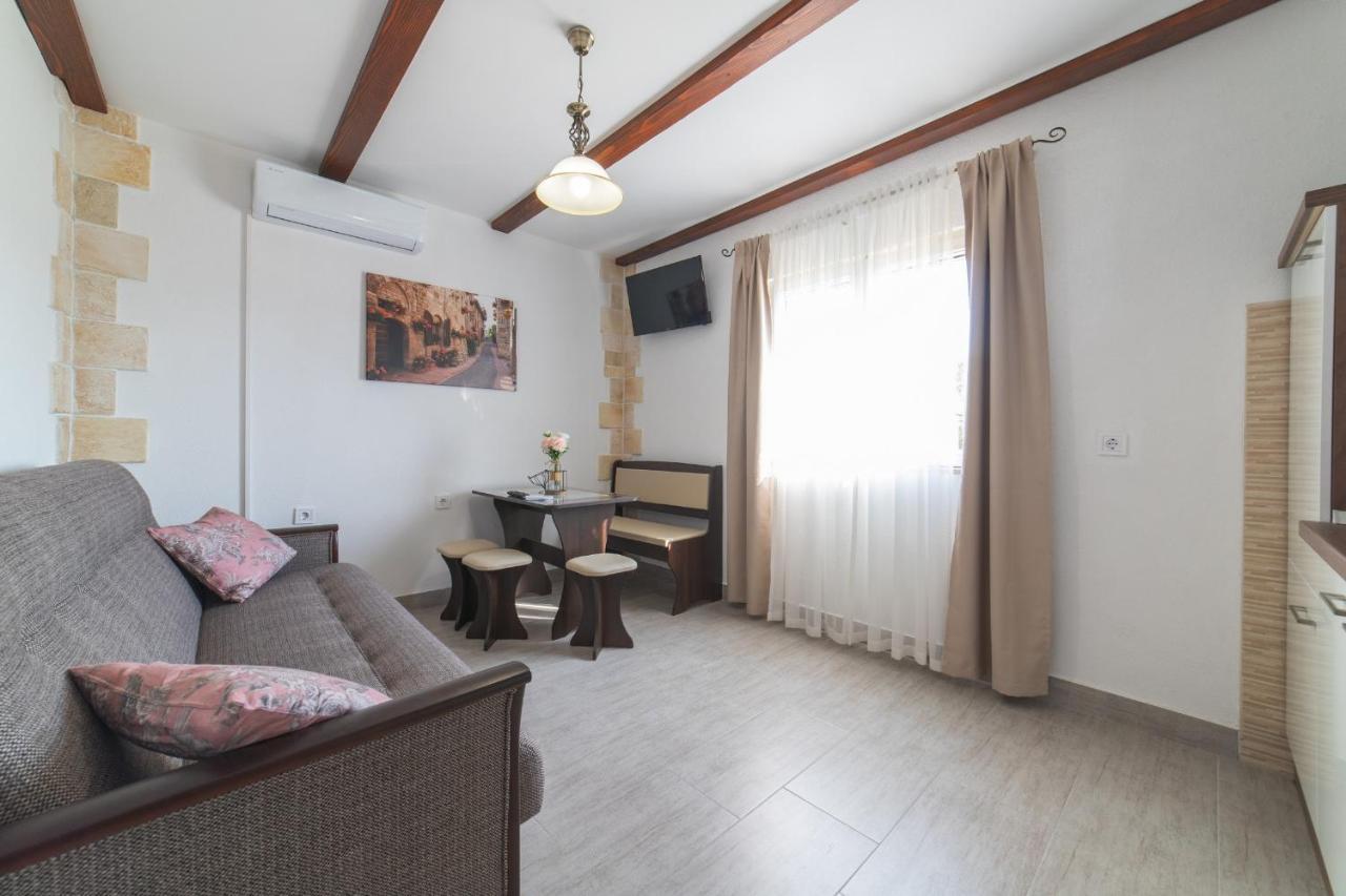 Holiday Home Sego With Private Pool Veliki Brocanac Экстерьер фото